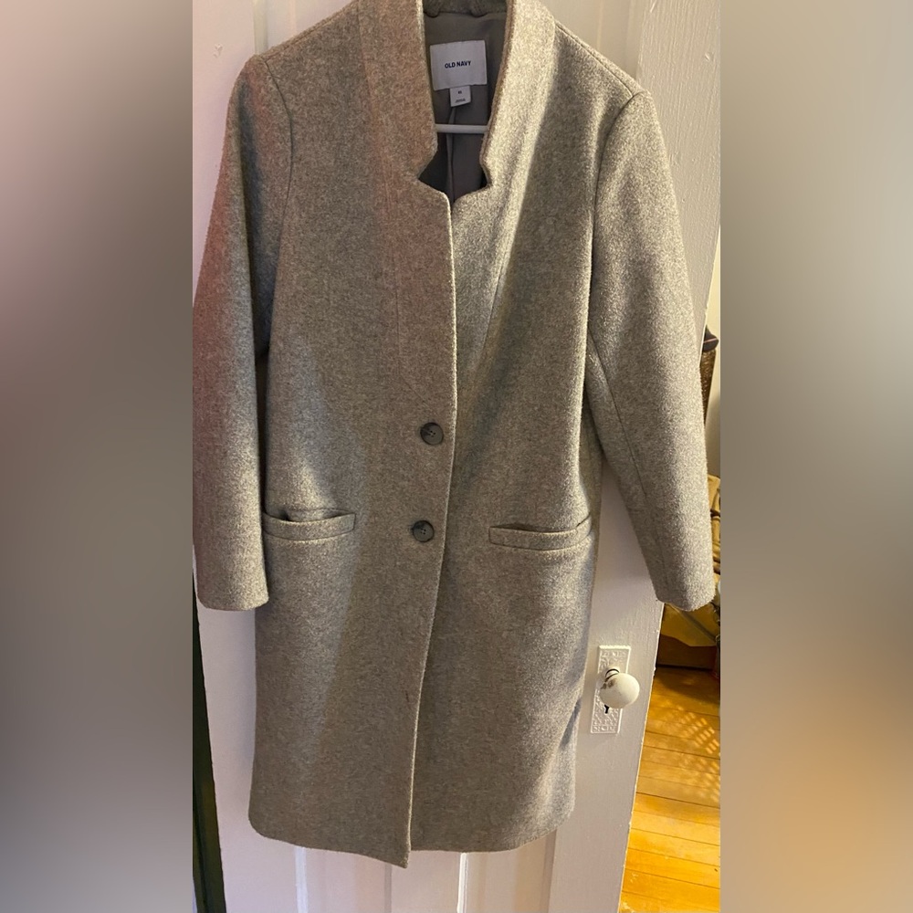 Old Navy Women’s dress or every day coat Polyester/wool blend.  Womens XS.
